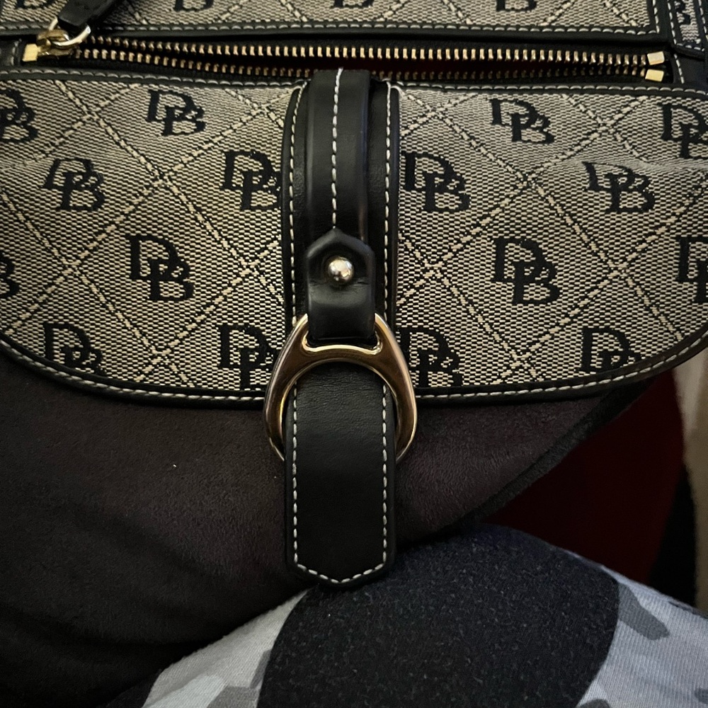 🔥Dooney & Bourke fabric organizer wallet grey and black signature wallet. EUC - Picture 13 of 14